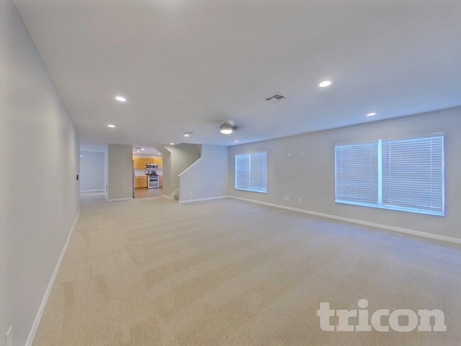 Photo - 345 Sky Valley St