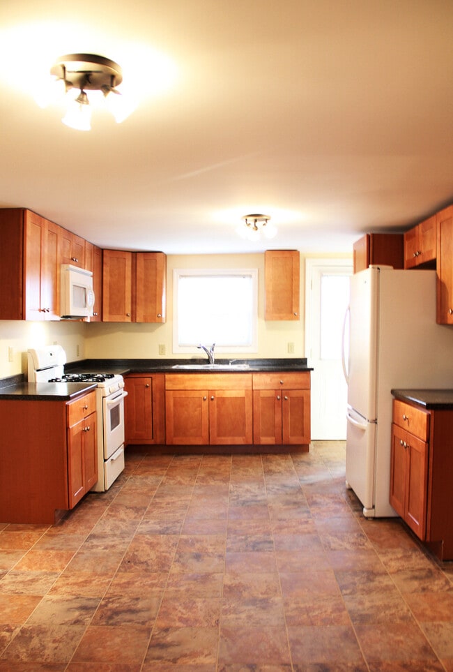 Photo - 68 Chase St Unidad APT B