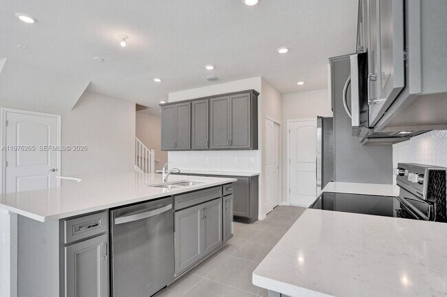 Photo - 2202 Appleton Cir S