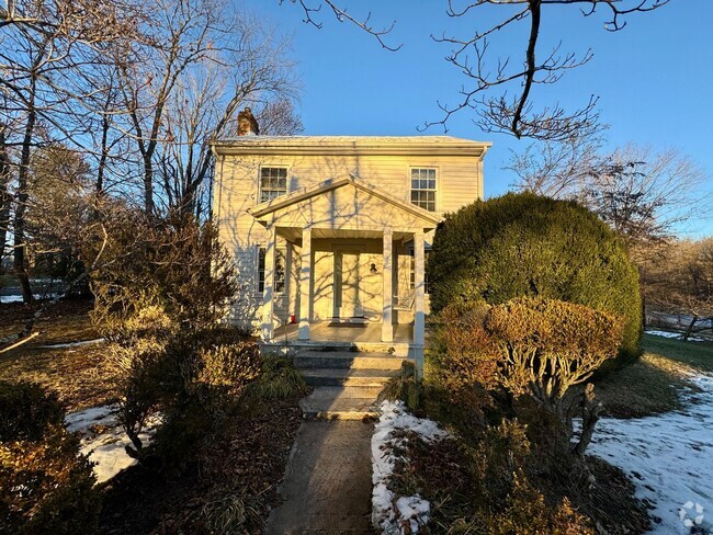 Building Photo - Historic Three Bedroom Home on Large Lot