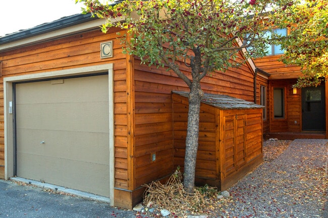 Building Photo - 370 SagebrushGlacier C Rental