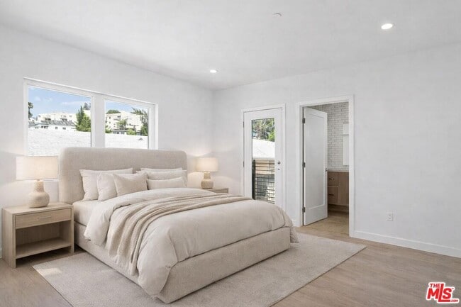 Photo - 2115 Beachwood Terrace