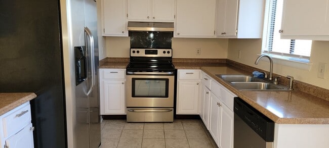 Photo - Charming 3Bed/2Ba Home, Conveniently Located in Lynn Haven! *1/2 OFF Security Deposit for Active-...