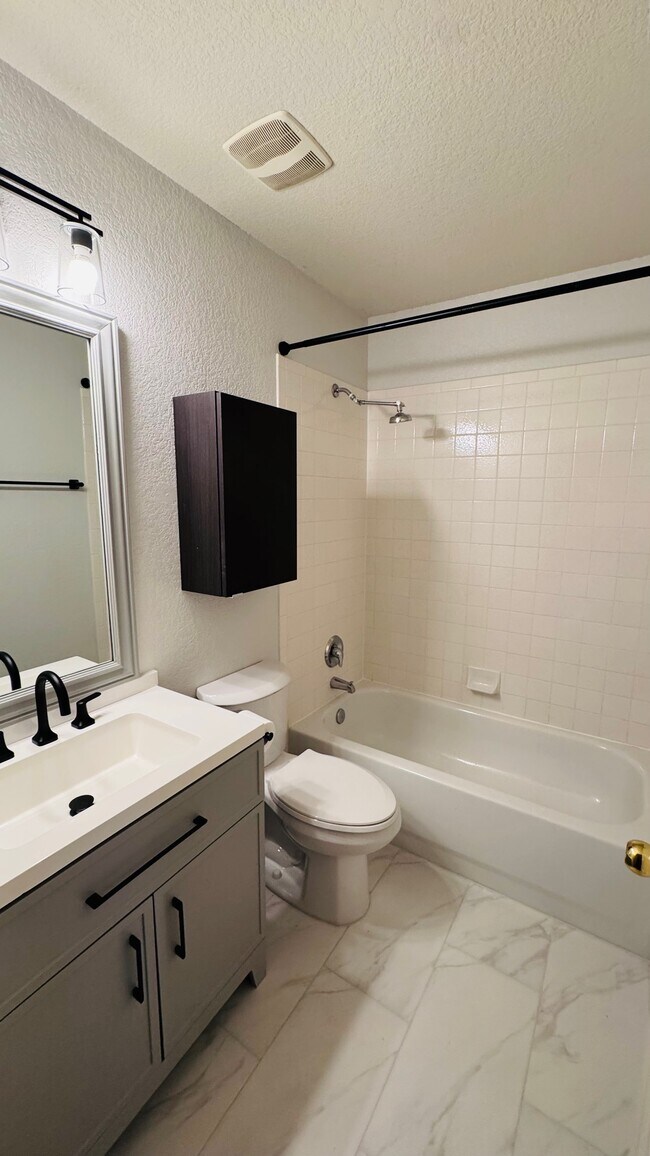 Photo - 1014 Kajon Cove