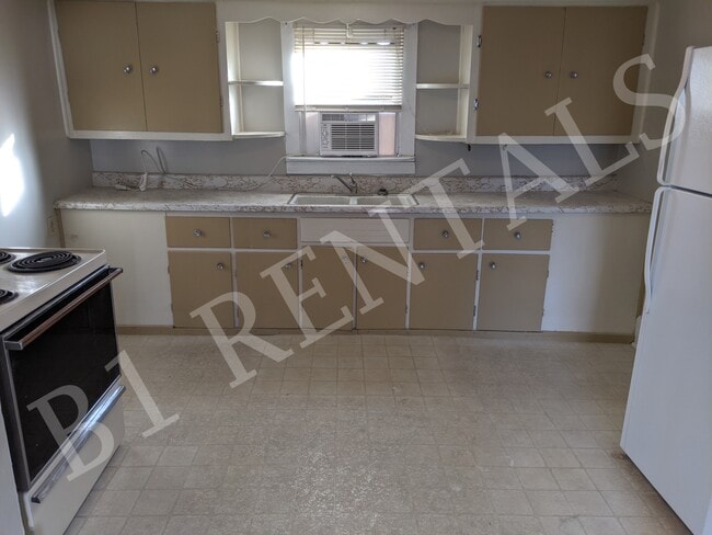 Photo - 601 S Lynn St