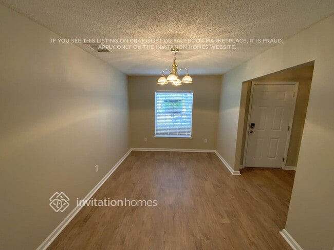 Photo - 10939 Apple Blossom Trail E