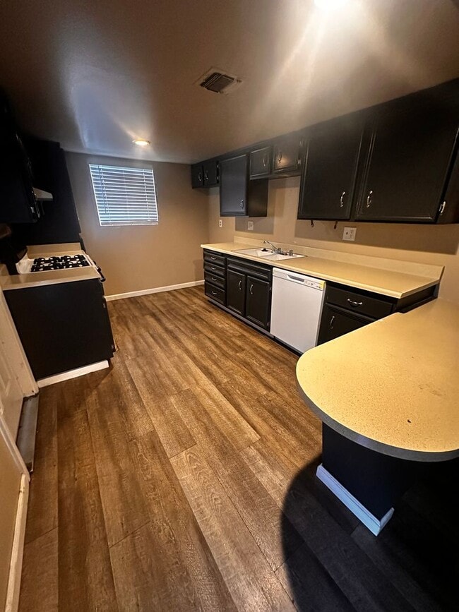 Building Photo - 5001 Belle Ter