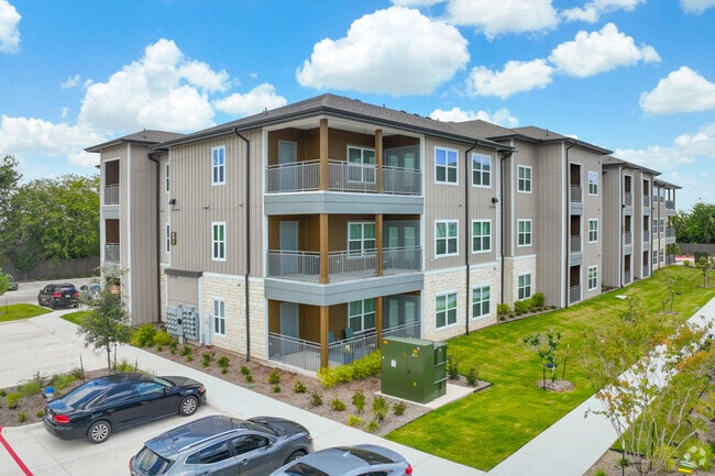Building Photo - Walnut Springs