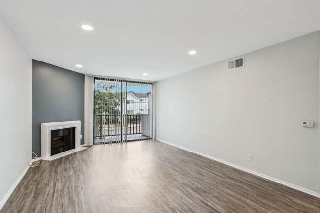 Photo - 5235 Kester Ave