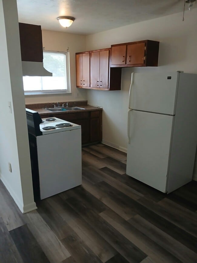 Building Photo - 56 Fernwood Ave Unit C