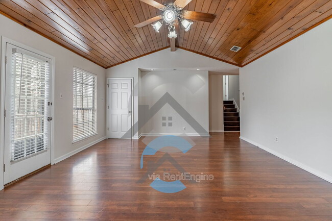 Photo - 801 Cedar Ridge Dr