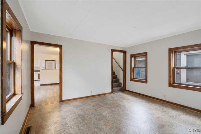 Photo - 68 Ontario St