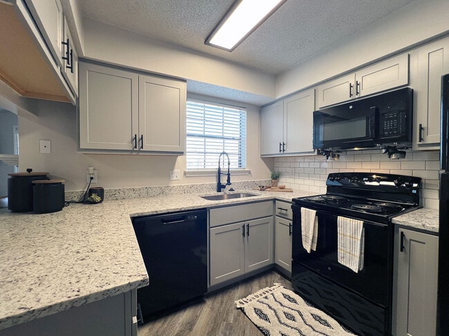 Photo - Ashwood Park Apartments