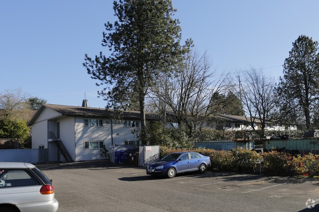 Photo - Royal Gardens Apartments