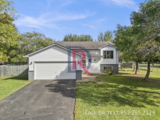 1395 Honeysuckle Ln SE