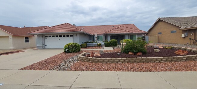 Building Photo - Desirable Furnished Sun City West Home