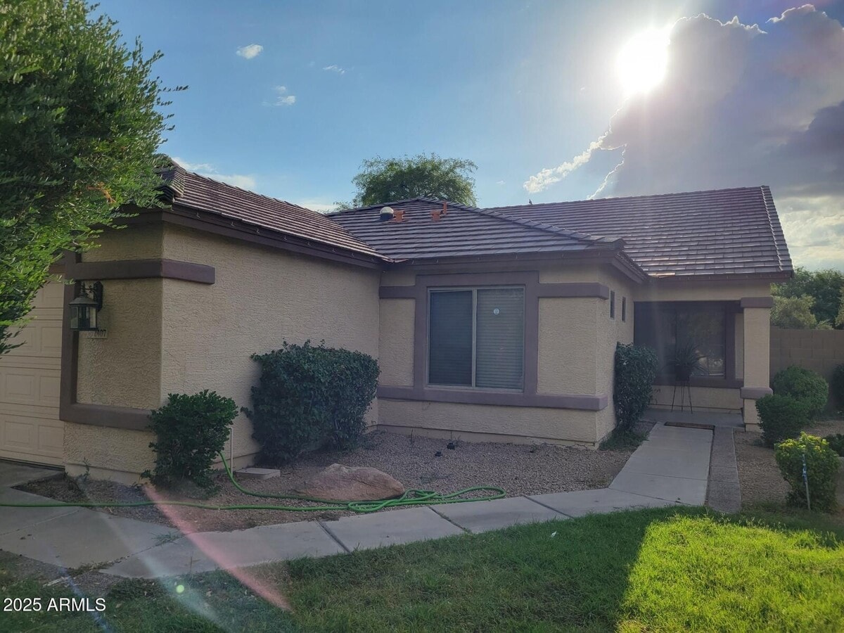 Photo - 2407 S 82nd Ln House