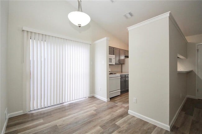 Photo - 624 Greenlawn Blvd