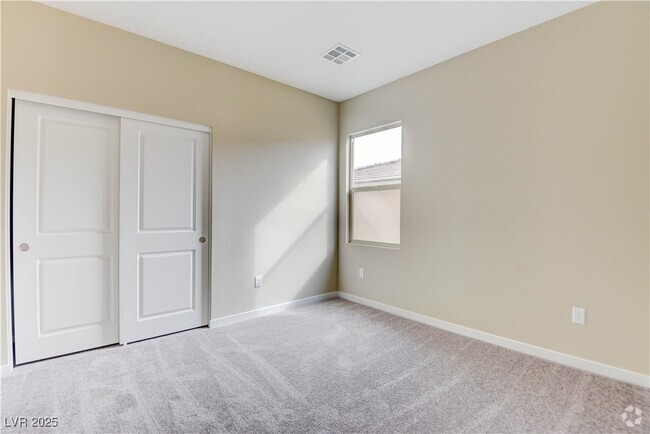 Building Photo - 11840 Pelican Butte Ave Rental
