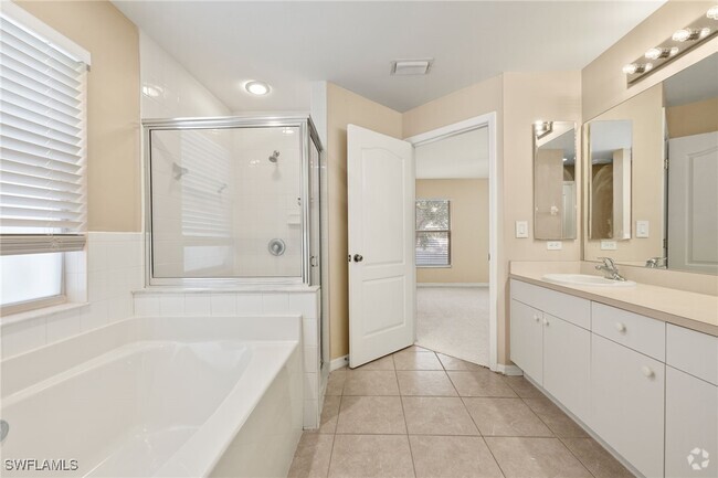 Building Photo - 1229 NW 26th Pl Rental