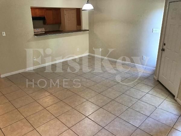 Photo - 2920 La Estancia Ln