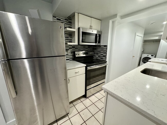 Photo - 145 Chiswick Rd Unit 8
