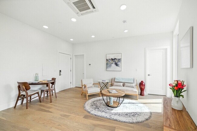 Photo - 38 Hichborn St Unit 205