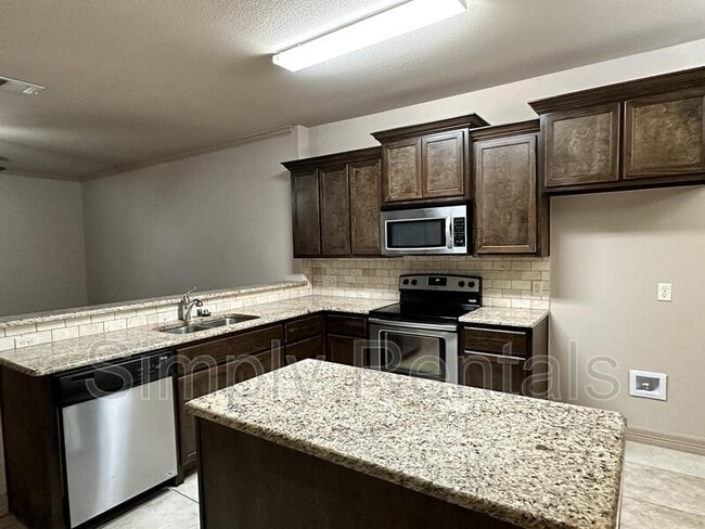 Photo - Jack Finney Blvd 6925 - 1