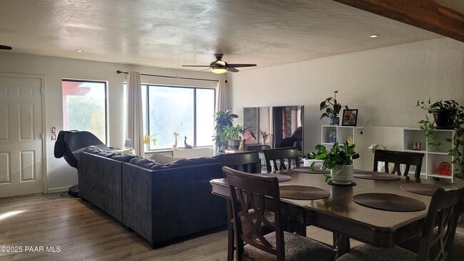 Photo - 727 Douglas Ave