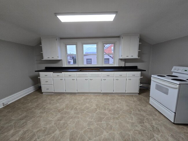 Photo - Alpine St Unit 557