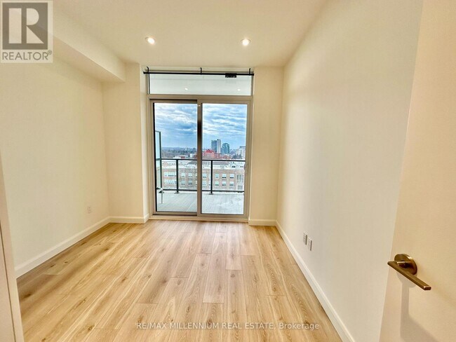 Photo - 741 King St W Unit 907