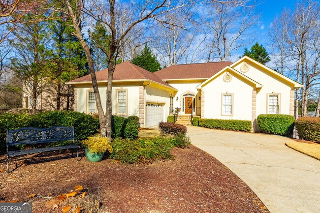 Building Photo - 612 Redbud Ln