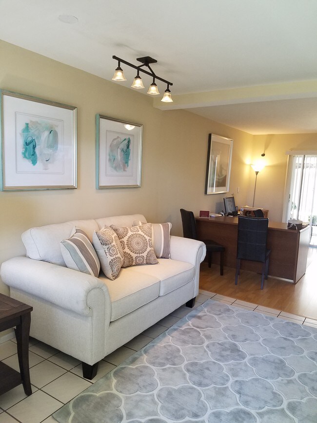 Photo - Flamingo Gardens