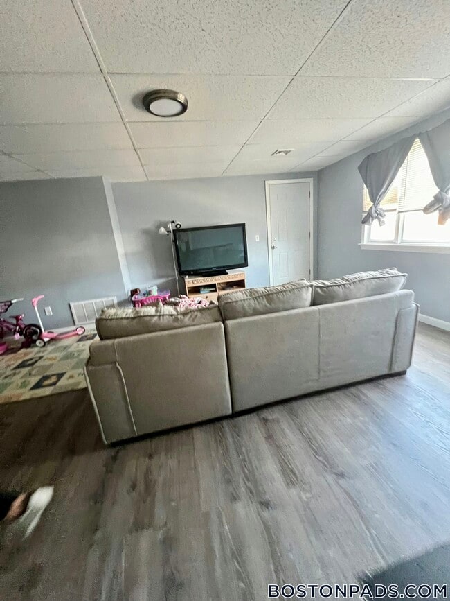 351-357-357 Bedford St Unit 2E