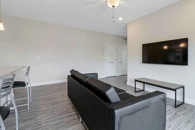 611 S State St Waitlist Open for August 2027