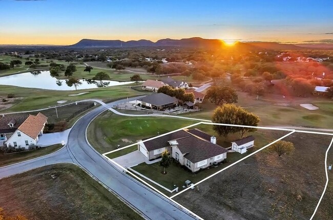 Building Photo - 114 Friend's Wood Ave