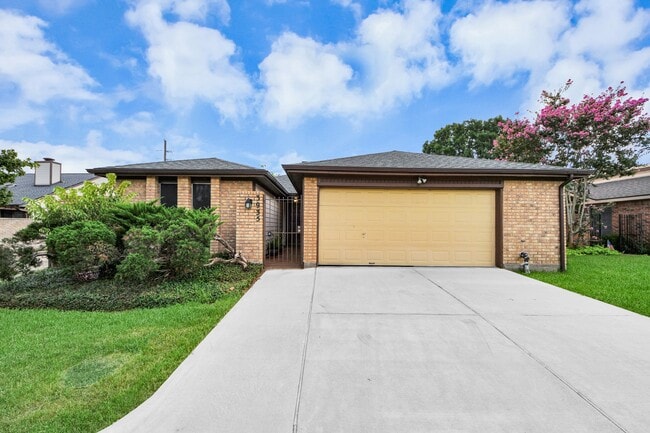 Photo - 3935 Heathersage Dr