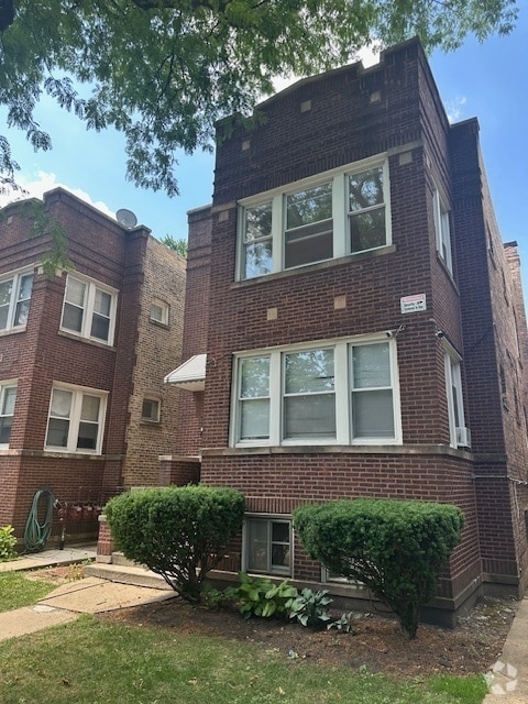 Building Photo - 4820 N Kildare Ave Rental