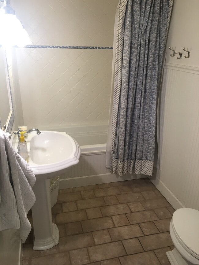 Photo - Spacious 6-Bedroom Home with Pool & Multip...