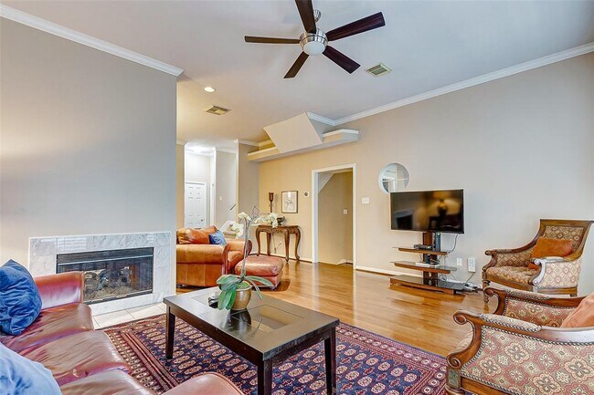 Photo - 2010 Fairview St