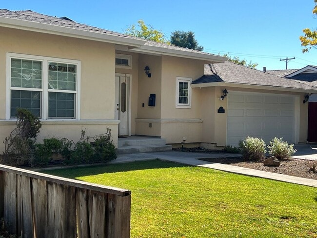 Building Photo - FURNISHED SHORT TERM 6-9 MONTHS TERMS AVAI...