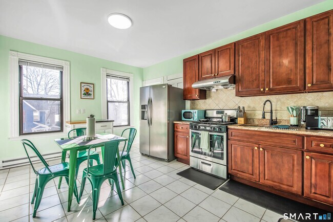 Photo - 31 Canner St Unit 2