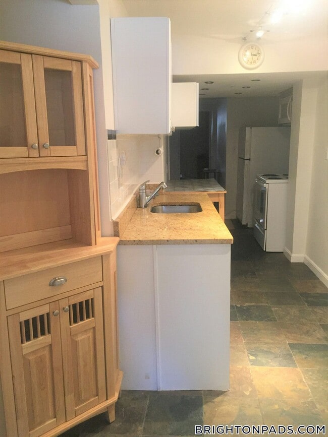 Photo - 137 Chiswick Rd Apartment Unit 1B