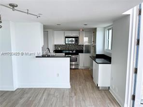 Building Photo - 7600 Collins Ave Unit # 1013 Rental