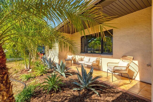 Photo - 2641 Hyde Park St