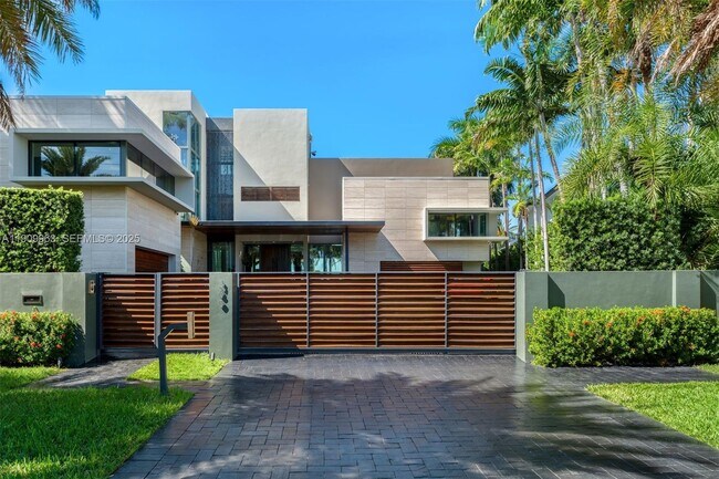 Photo - 360 Harbor Dr