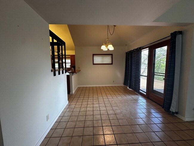 Photo - Spacious 4 bedroom, 3 bathroom home