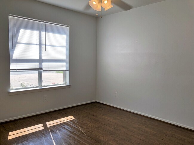 Photo - 3620MN Unit A