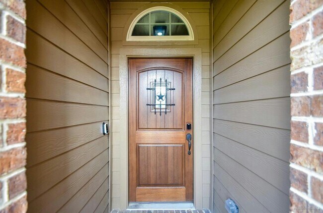 Photo - 2418 Grey Reef Dr