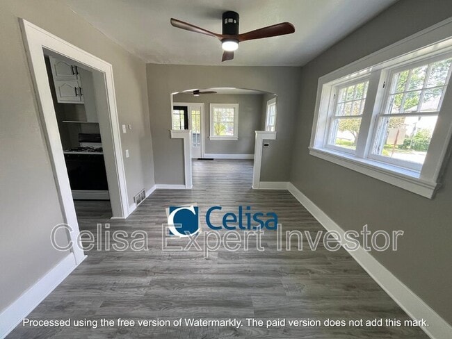 Photo - 3001 Broadway